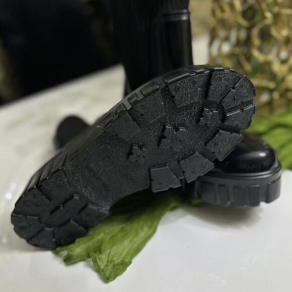 Rubber Chelsea Boots Waterproof Size: 8 - Picture 6 of 7